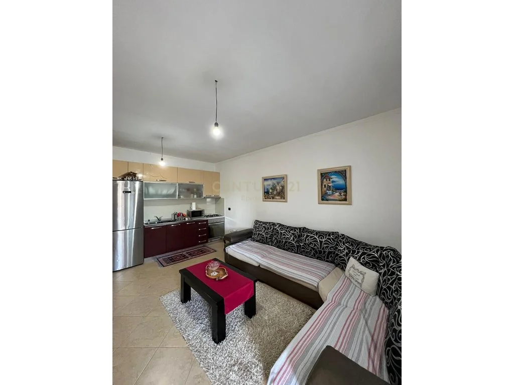 Apartamento 2+1 con terraza en venta cerca de la Dirección de Policía