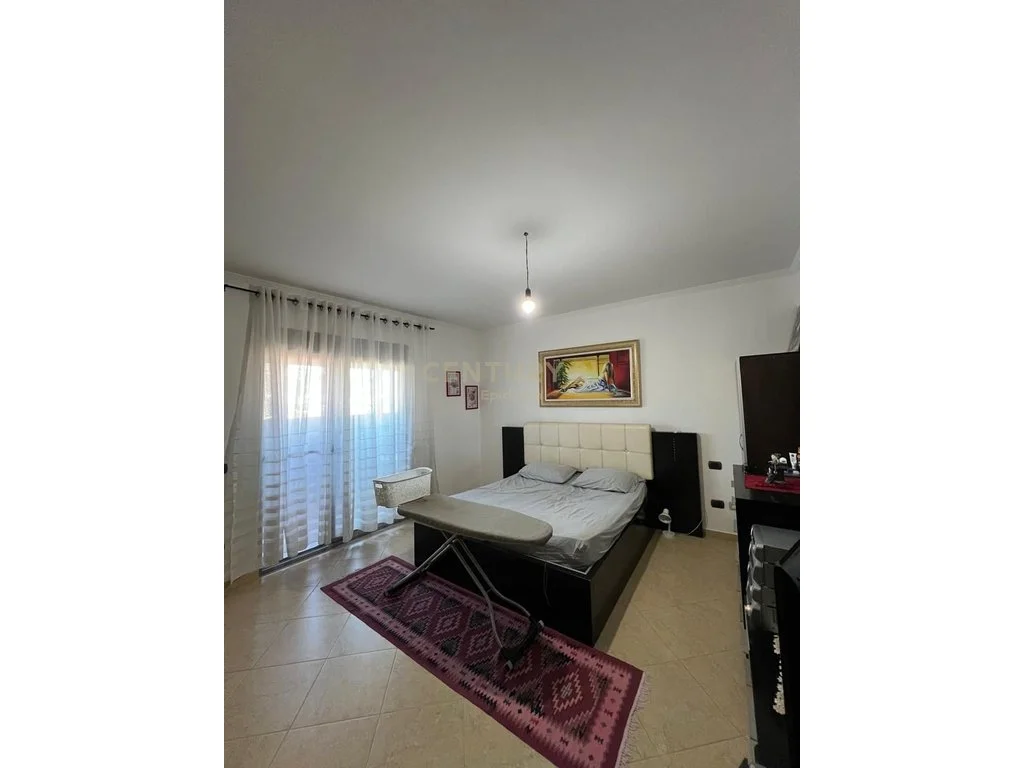 Apartamento 2+1 con terraza en venta cerca de la Dirección de Policía