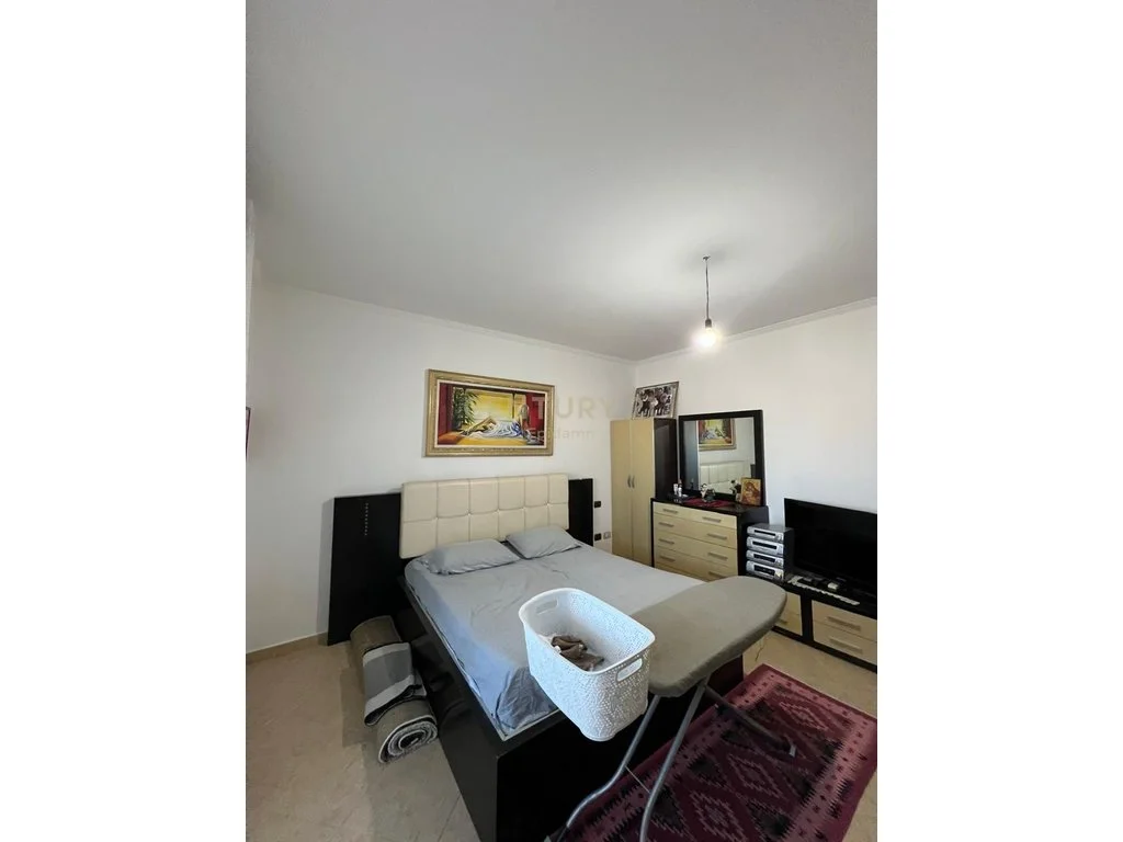 Apartamento 2+1 con terraza en venta cerca de la Dirección de Policía