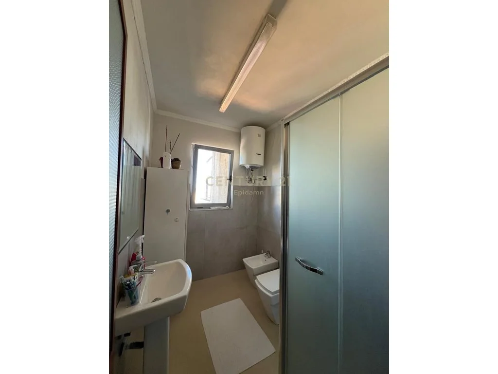 Apartamento 2+1 con terraza en venta cerca de la Dirección de Policía