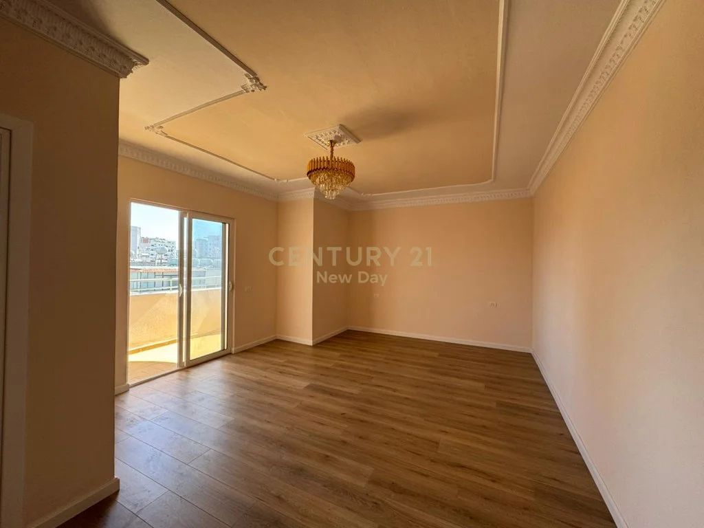 Apartamento 2+1, 2 balcones, en venta en el barrio No.6, Durrës - 176.469€ | 126 m²