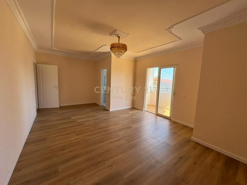 Apartamento 2+1, 2 balcones, en venta en el barrio No.6, Durrës - 176.469€ | 126 m²