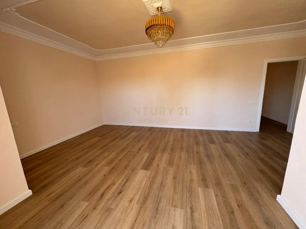 Apartamento 2+1, 2 balcones, en venta en el barrio No.6, Durrës - 176.469€ | 126 m²