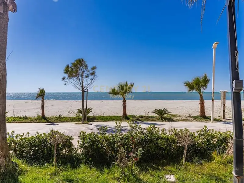 Dúplex en venta en Shkembi i Kavajes con vista al mar