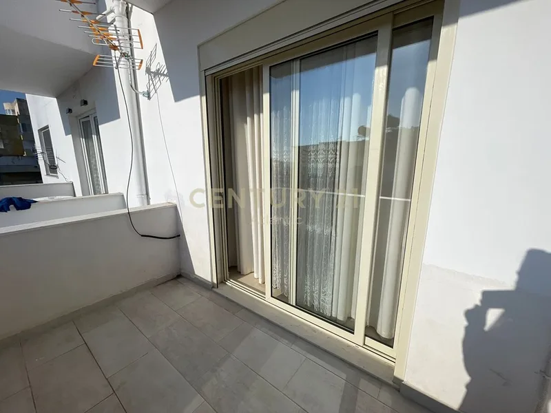 Apartamento 1+1 con 2 balcones en venta en Plazh Iliria, Durrës