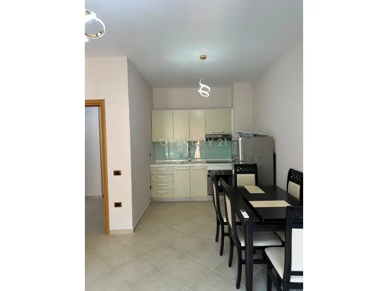 Appartement 1+1 à vendre à Shkëmbi i Kavajës, à 150 m de la mer