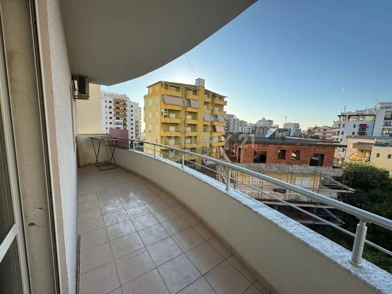 Apartamento 1+1 en venta en Shkëmbi i Kavajës, Durrës