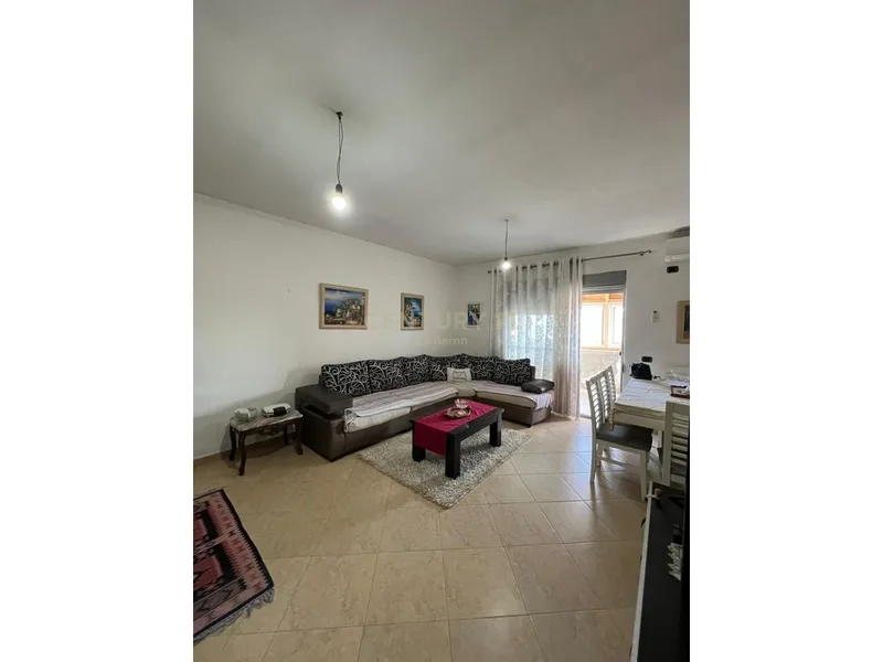 Apartamento 2+1 con terraza en venta cerca de la Dirección de Policía